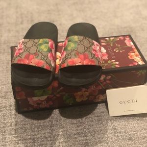 Gucci Slides: GG Blooms Supreme size 7